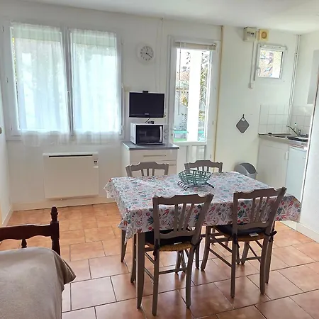 公寓 Cosy Avec Jardin Et Wifi A - Fr-1-541-187 拉罗什波赛